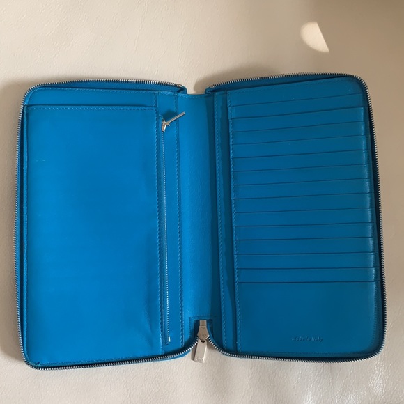 Celine LARGE ZIP WALLET IN GRAINED CALFSKIN - Picture 2 of 5